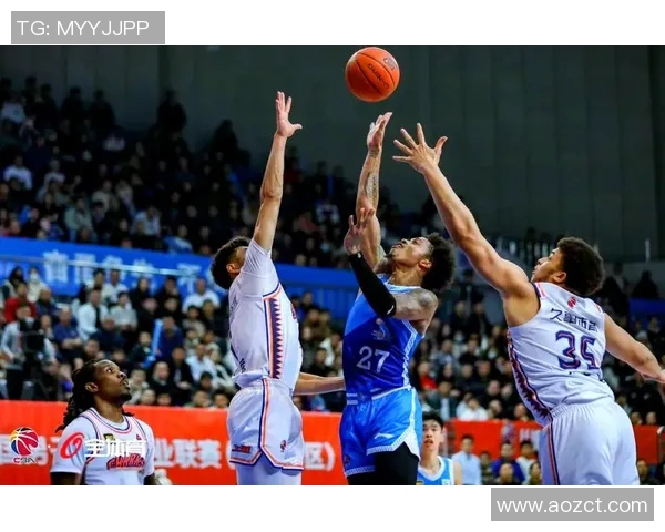 CBA季后赛精彩回顾广东队对战新疆队全场录像分析 CBA季后赛精彩回顾广东队对战新疆队全场录像分析