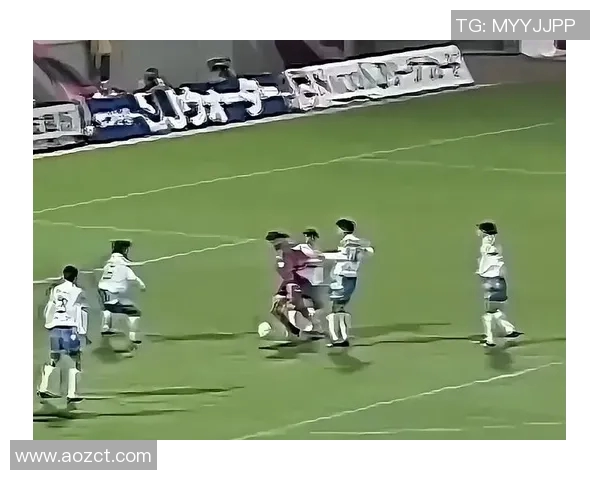 文茨皮尔斯与罗森博格的精彩对决揭示足球战术的魅力与激情